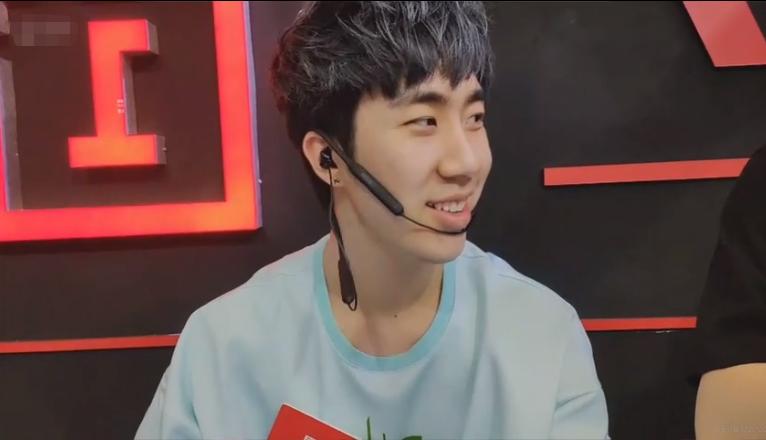 騷男亞索最新出裝，變化、學(xué)習(xí)與自信的力量展現(xiàn)風(fēng)采