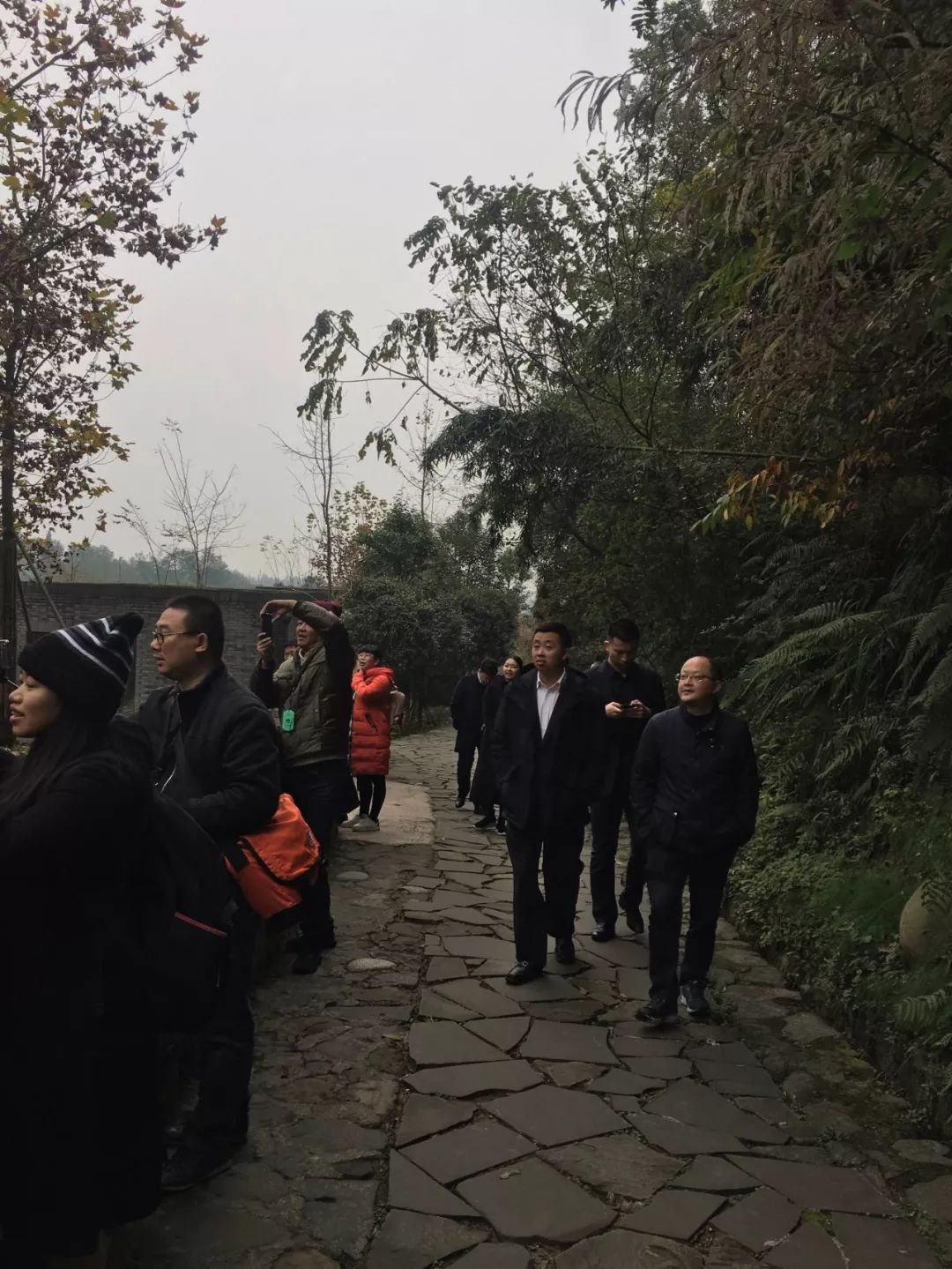 都江堰譚小春的最新去向，多方觀點與個人立場解析