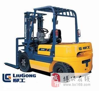 叉車最新動態(tài)與時代步伐同步，技能升級引領職業(yè)之光