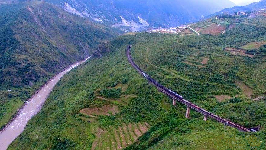 成昆鐵路邁入新時代，科技重塑旅程的最新動態(tài)