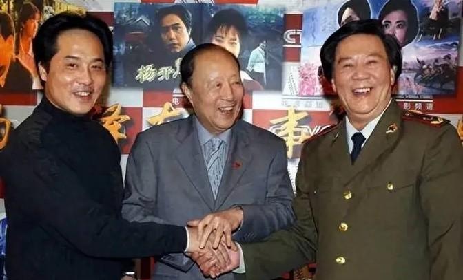 探秘小巷深處的秘密，特色小店與007最新電影2024的奇妙邂逅