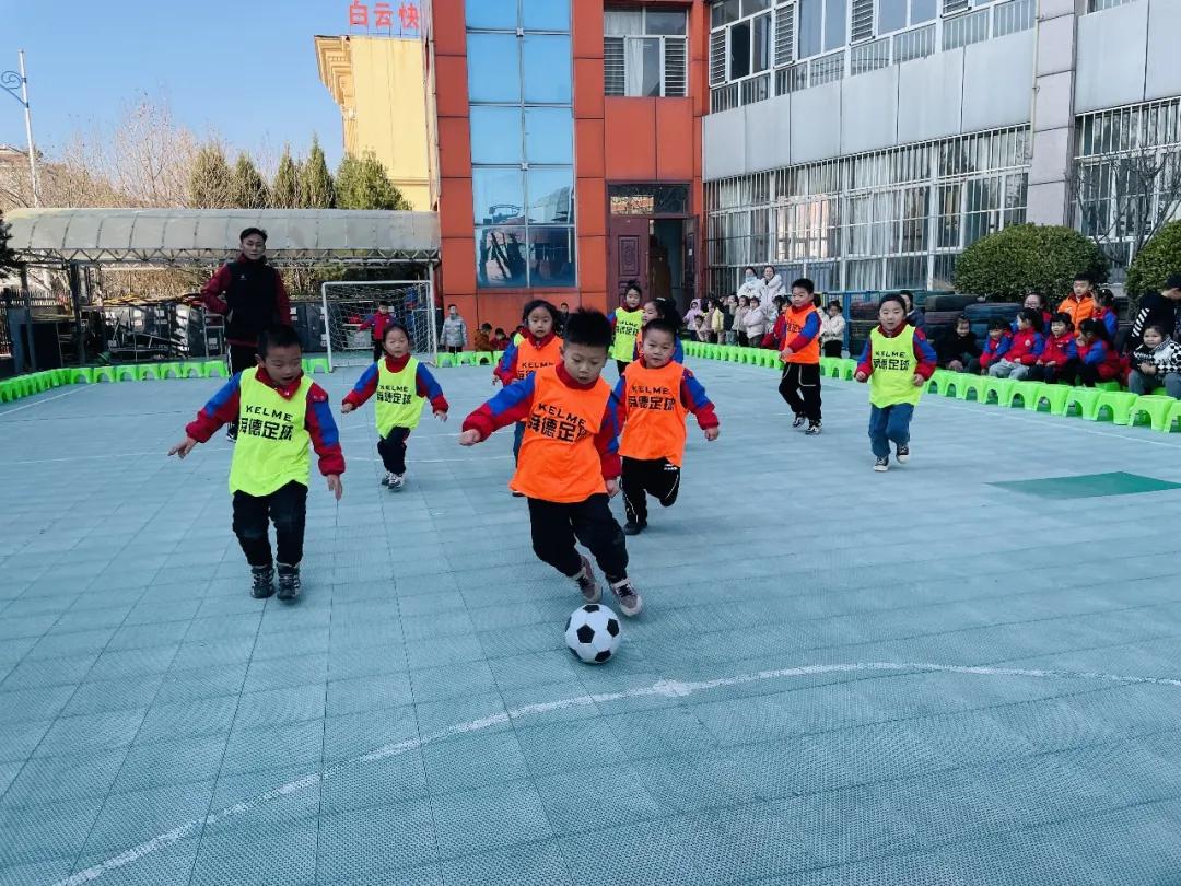 幼兒園新年活動(dòng)最新,幼兒園新年活動(dòng)最新，讓孩子們感受節(jié)日的歡樂與成長