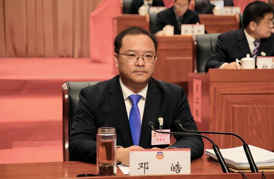 鄧晞最新動態(tài)，揭開成功序幕的揭秘消息