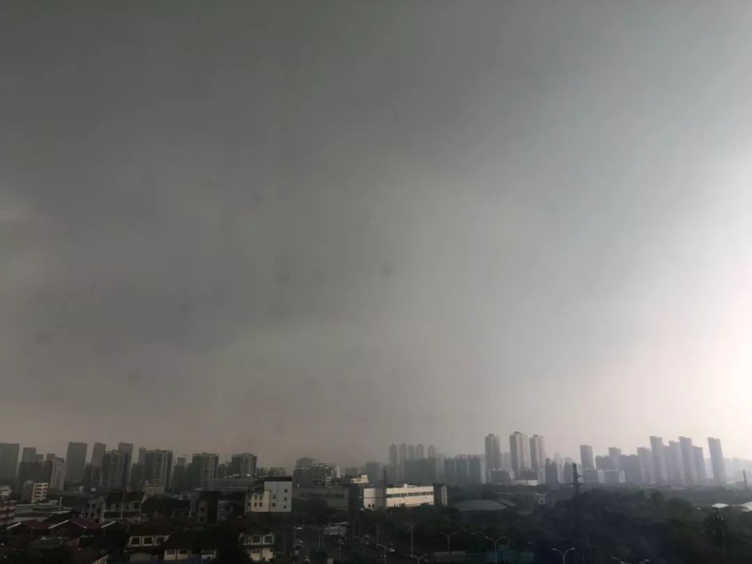 無(wú)錫雨中探秘，小巷深處的獨(dú)特小店