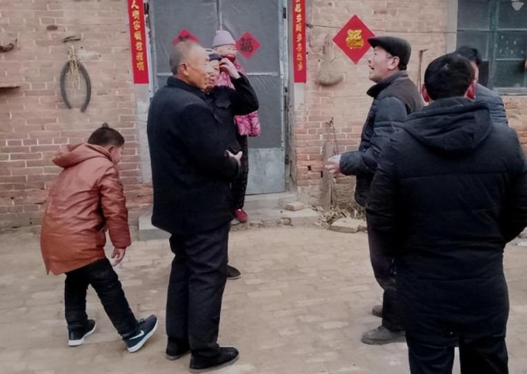 廈門車禍?zhǔn)鹿首钚聢?bào)道，瞬間危機(jī)與救援力量的較量