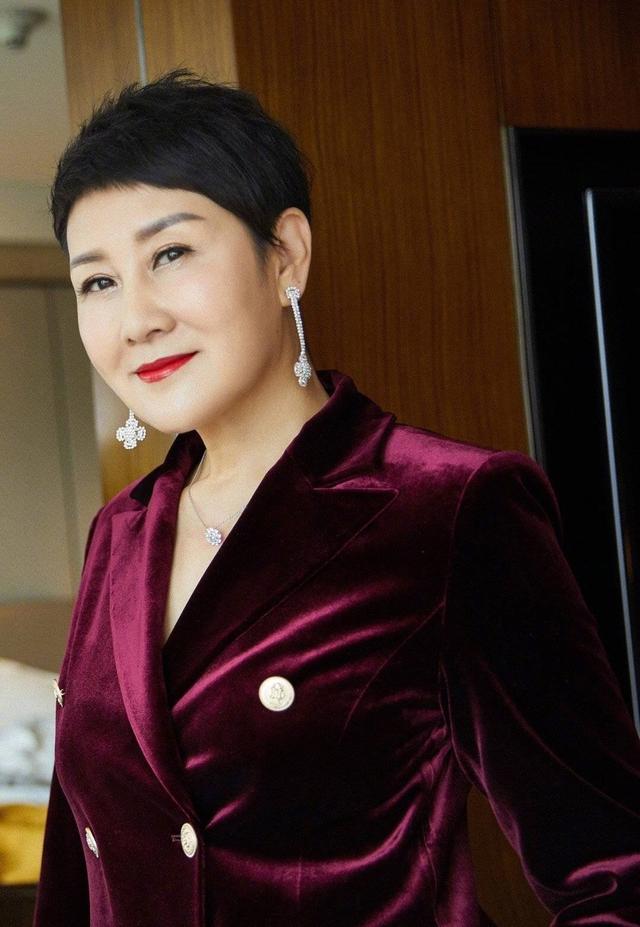 演員張凱麗,重磅推出演員張凱麗科技新品，引領(lǐng)智能生活新潮流！