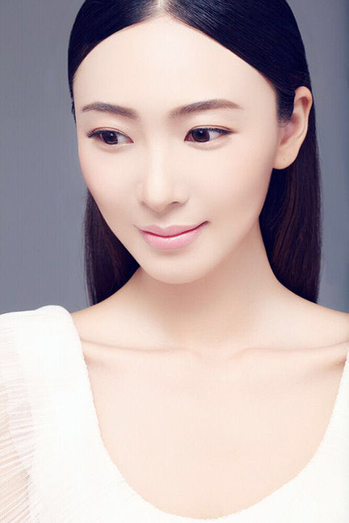 演員田娜，演藝之路的閃耀之星