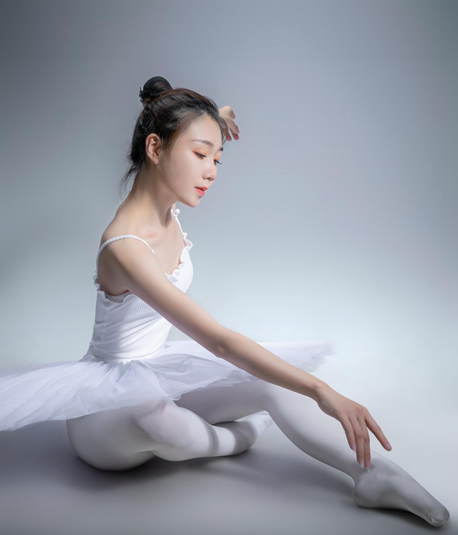 女舞蹈演員，舞出自信，綻放生命光彩
