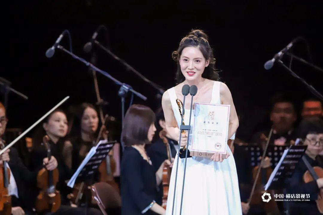 耿黎明女演員圖片，科技之光下的演繹未來(lái)風(fēng)采