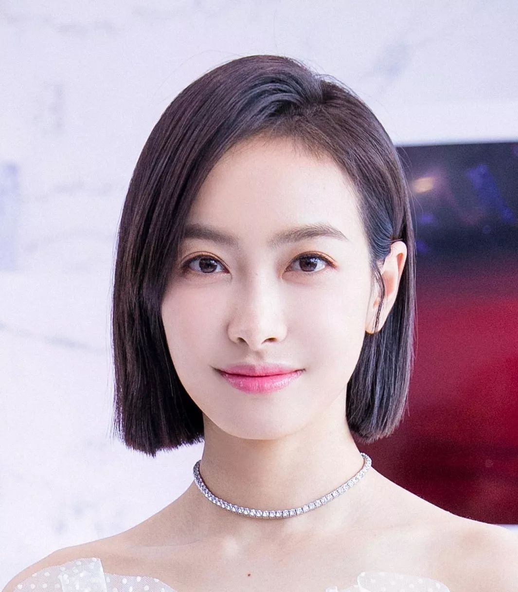 短發(fā)明星，揭秘小巷深處的秘密發(fā)廊之旅
