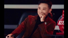 演員李雨欣，從舞臺到人生的蛻變之路，自信成就夢想之旅