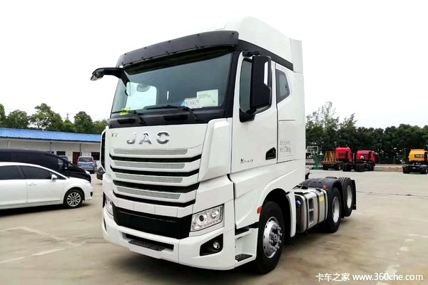 最新款格爾發(fā)K7牽引車亮相，引領(lǐng)行業(yè)新潮流！