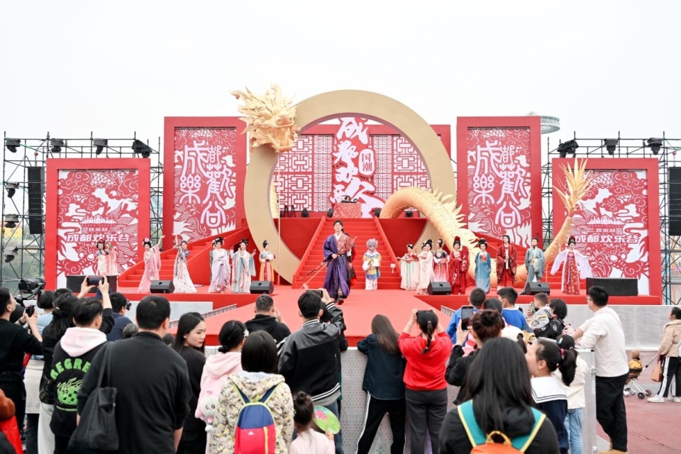 唐雅婷新動(dòng)態(tài)揭秘，城市生活的溫馨日常