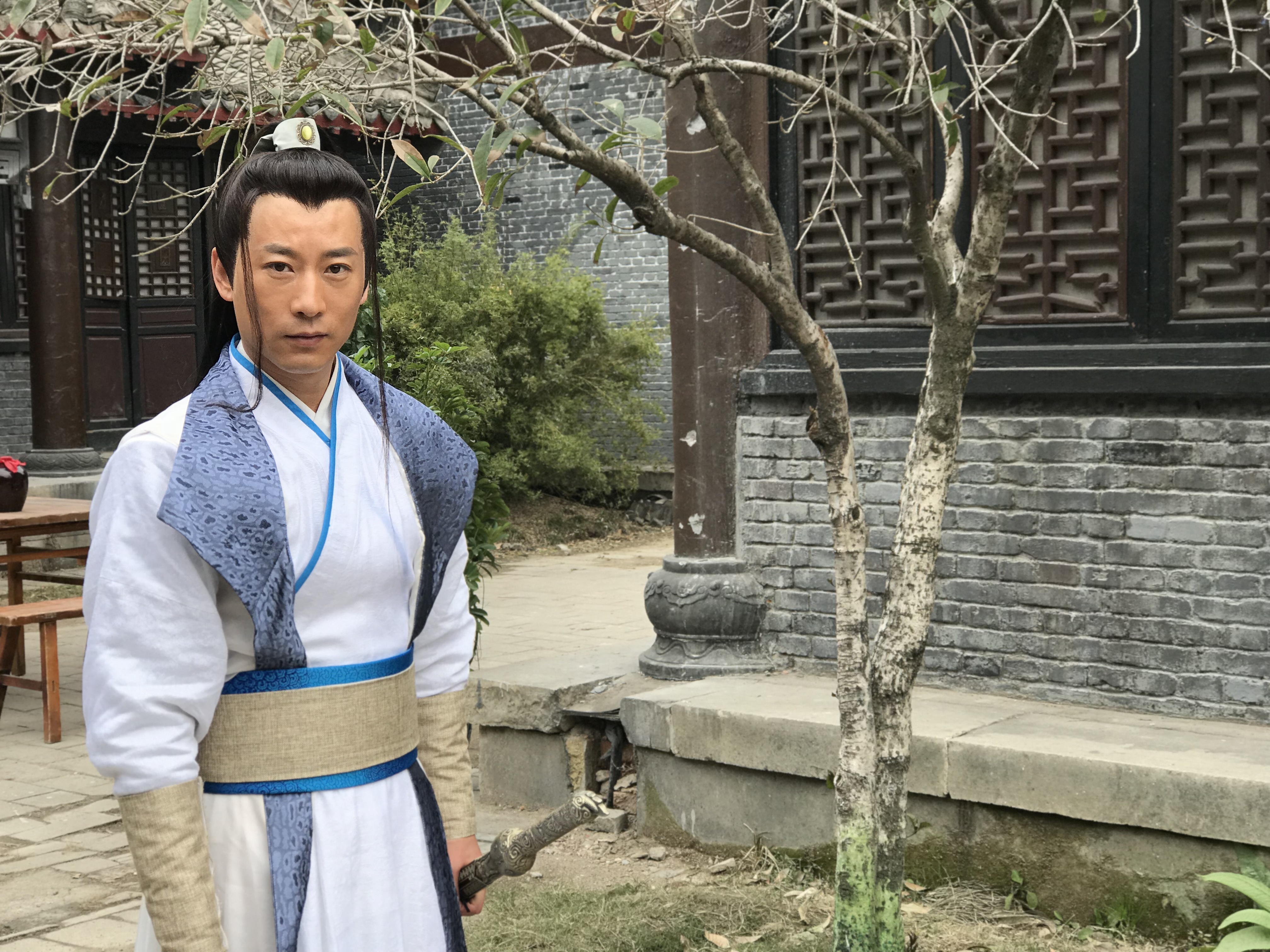 演員劉一江探尋小巷特色小店，隱秘風(fēng)味的美食之旅