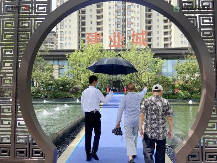 信陽建業(yè)城最新新聞