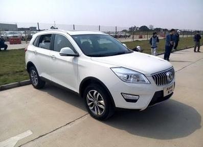 北汽最新款SUV車型，科技與生活的無縫融合
