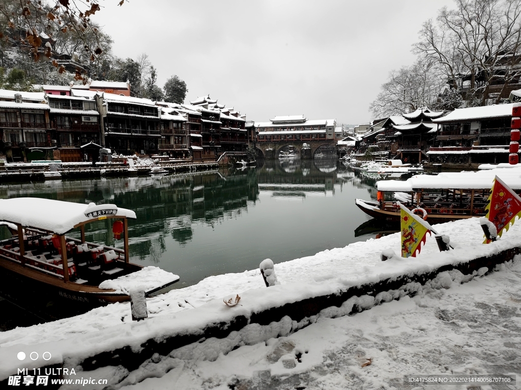 鳳凰古城雪景最新報道，科技與自然交織的絕美體驗